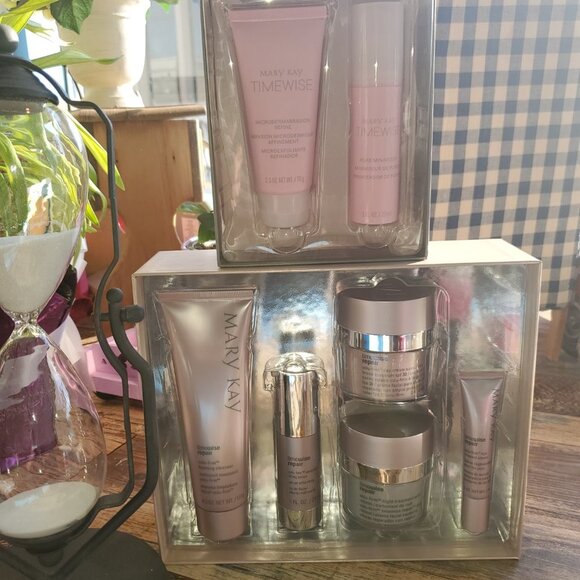 Mary Kay TimeWise Repair® Ultimate Volu-Firm  Set - Picture 2 of 6